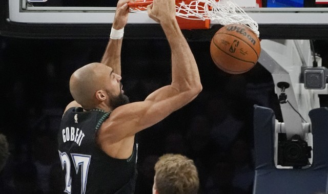 九游体育平台-标配两双！戈贝尔5中5得到11分10板 防守给力送2断4帽&amp;但罚球5中1