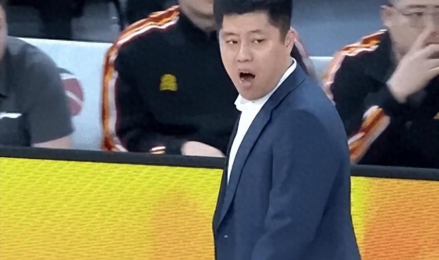 山西输球揪出两大软蛋，两主力中锋全场合砍0分，完全成上海卧底